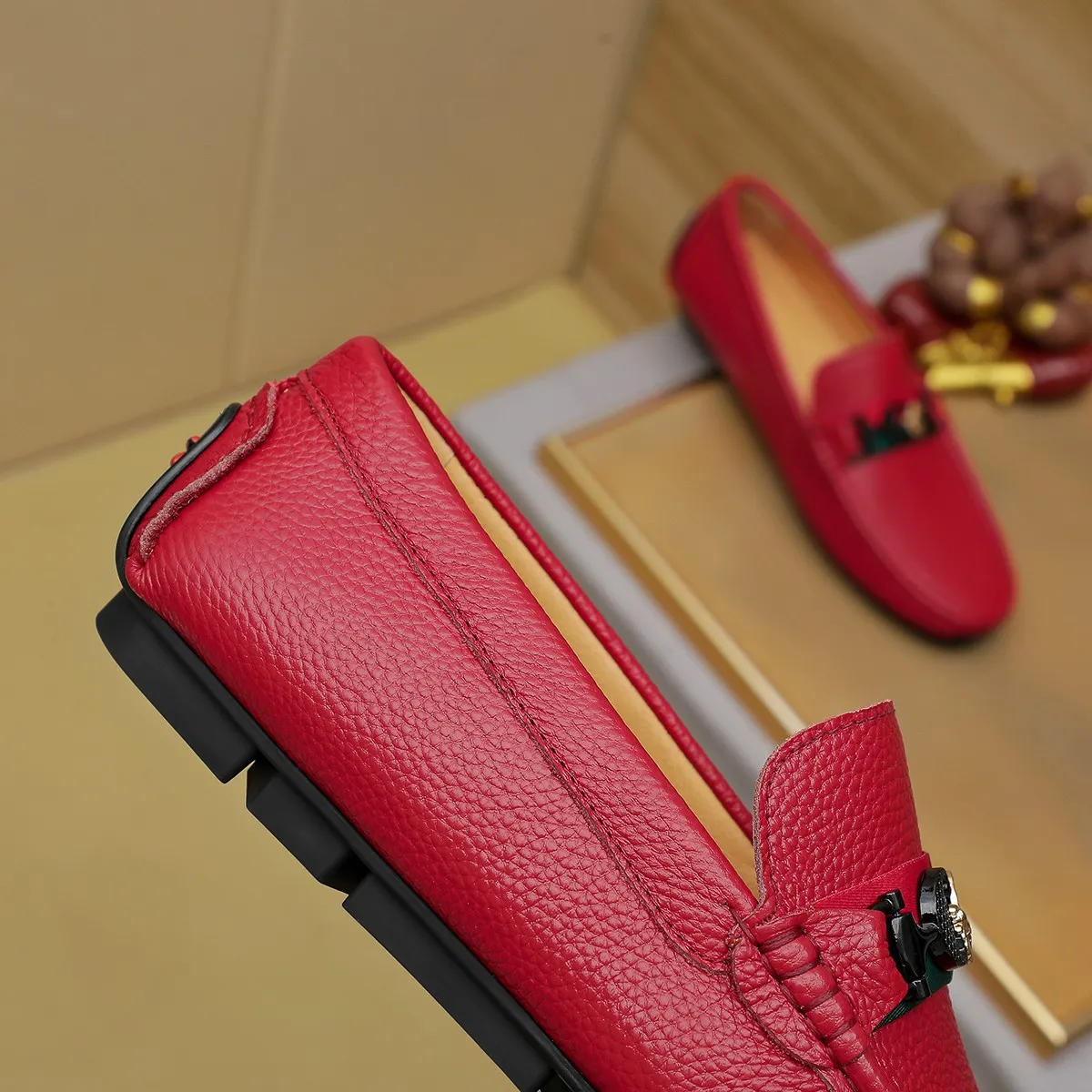 Men's shoes 💰360💰💰GUCCI Gucci official website synchronizes the latest model 🛃The upper is made of imported cowhide, 🐷leather lining, rubber outsole, 🎩🎩top-notch handcrafted workmanship with fine stitches and threads🔍definitely satisfy those perfectionist men who pursue high luxury quality 👏 Colors available! Code number 38-45 Large quantity in stock